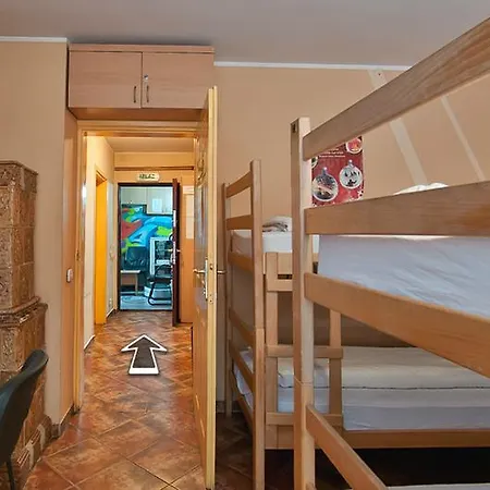 Vandrarhem Centar *